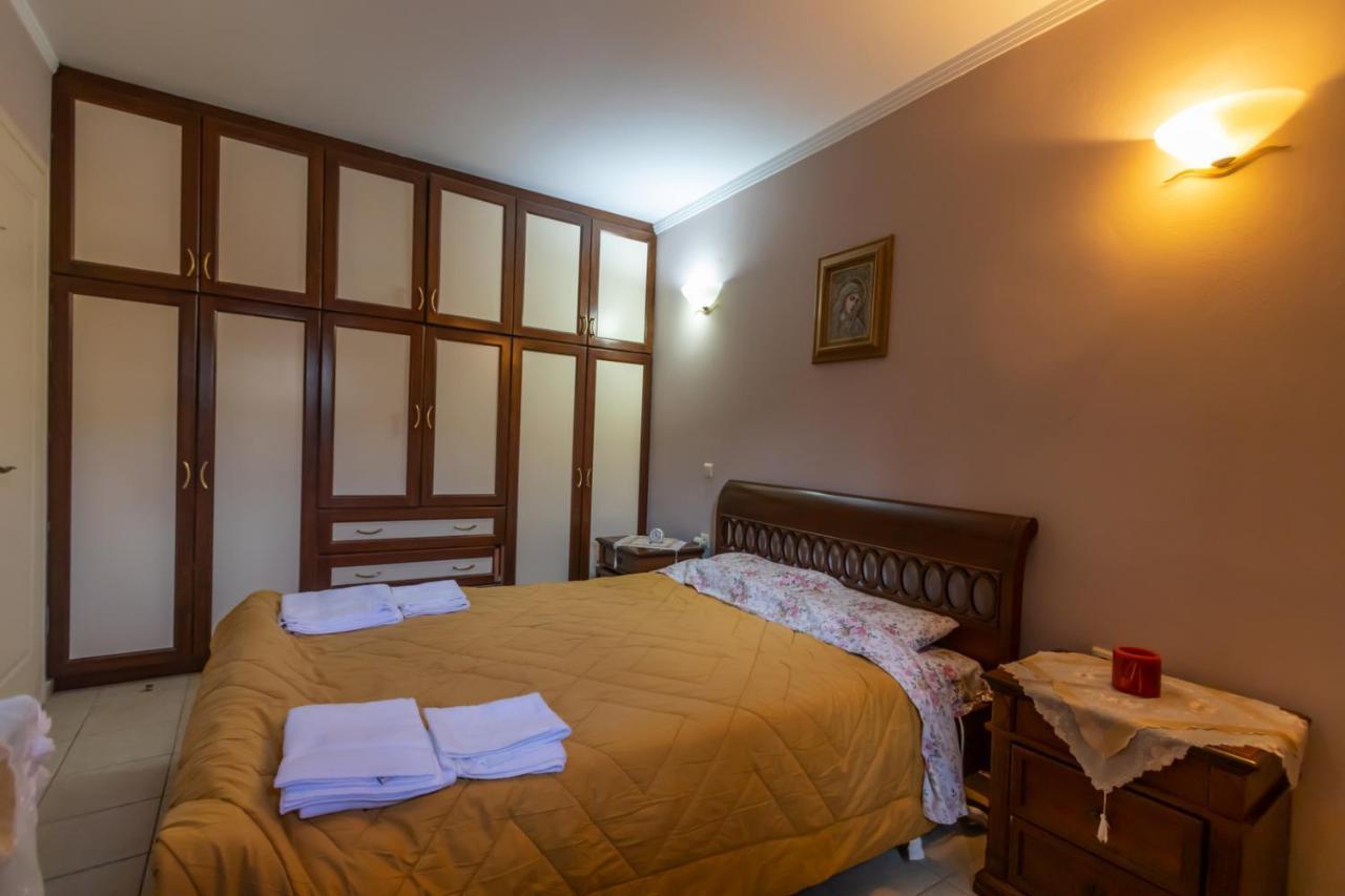 Aristotelis Apartment *