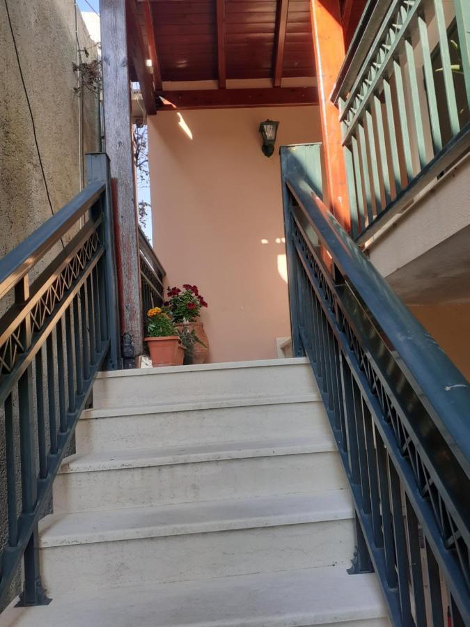 Aristotelis Apartment *